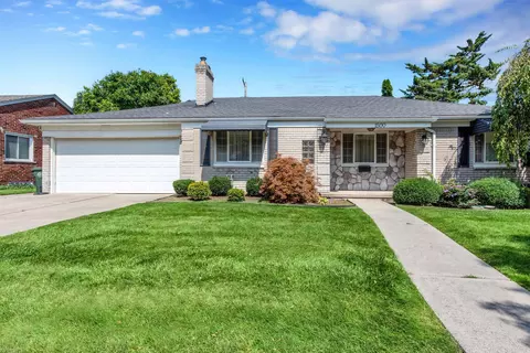 1500 Cook, Grosse Pointe Woods, MI 48236