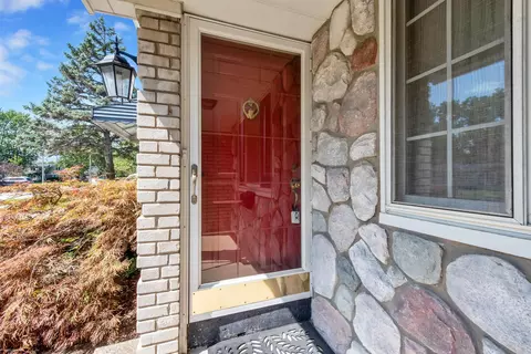 1500 Cook, Grosse Pointe Woods, MI 48236 photo 5