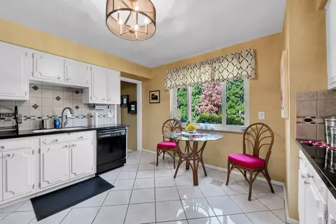 1500 Cook, Grosse Pointe Woods, MI 48236 photo 10