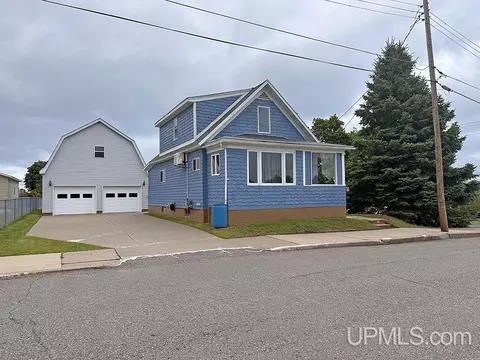 302 Chamberlain, Marquette, MI 49855