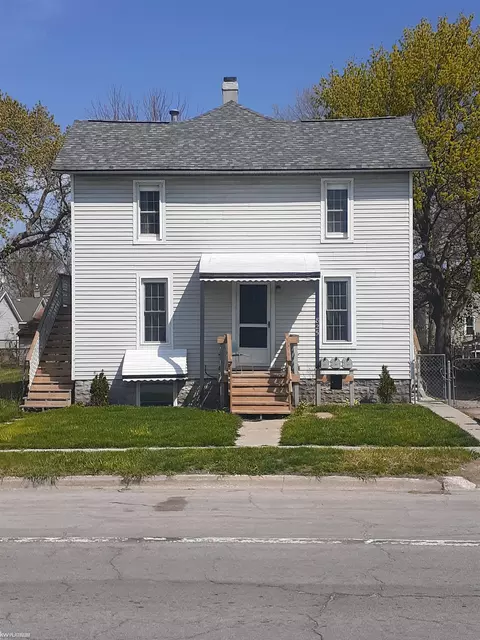 825 Griswold, Port Huron, MI 48060