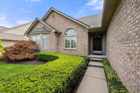 20564 Edinberg, Macomb, MI 48044 photo 3