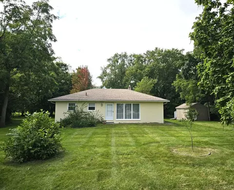 19780 Meridian, Grosse Ile, MI 48138