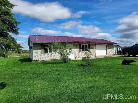27692 River, Mass City, MI 49948