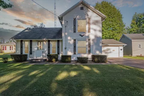 733 N Maple Grv, Hudson, MI 49247