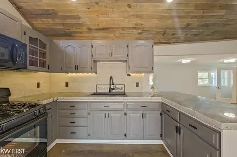 8129 N State Rd, Davison, MI 48423 photo 5