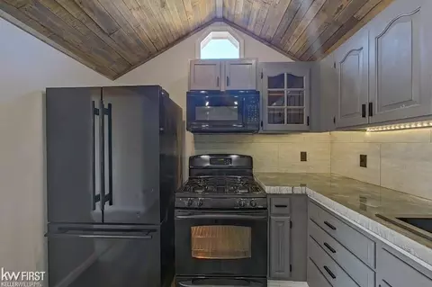 8129 N State Rd, Davison, MI 48423 photo 6