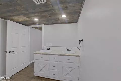 8129 N State Rd, Davison, MI 48423 photo 13