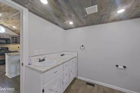 8129 N State Rd, Davison, MI 48423 photo 12