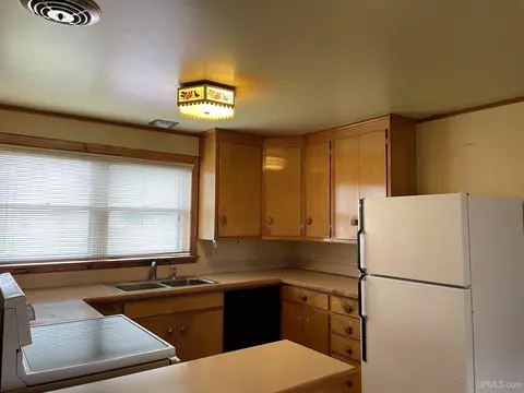 103 E Main, Negaunee, MI 49866 photo 11