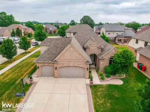 55322 Breton Woods, Macomb, MI 48042