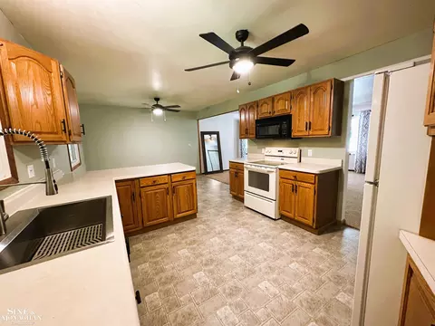 154 Westmore Loop, Yale, MI 48097 photo 14