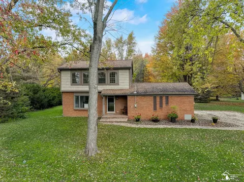 34750 Willow, New Boston, MI 48164