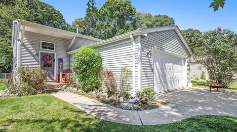 9360 Lakepointe, Clay, MI 48001