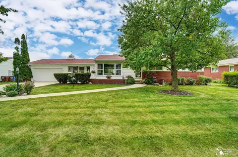 348 Ruff, Monroe, MI 48162 photo 6