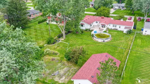 348 Ruff, Monroe, MI 48162 photo 3