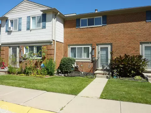 25738 Salem, Roseville, MI 48066