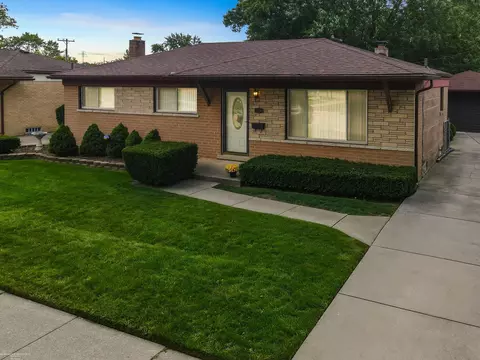 32203 Dover, Warren, MI 48088