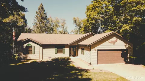 315 Camp Lk, Iron River, MI 49935
