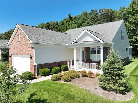9244 Pine Vly, Grand Blanc, MI 48439
