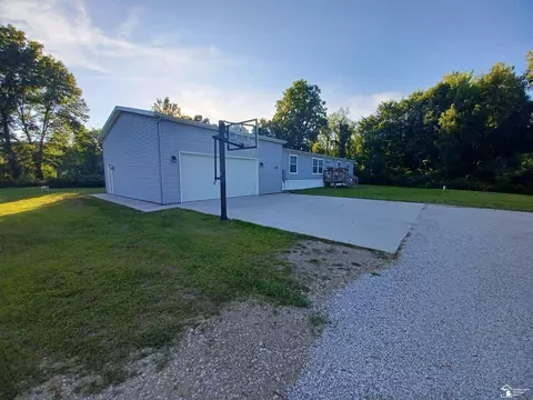 6762 S Ainger, Olivet, MI 49076 photo 3