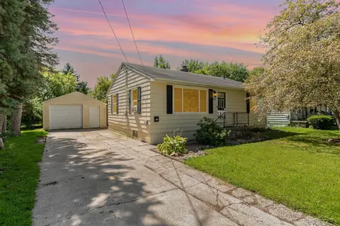 1761 Green, Saginaw, MI 48602