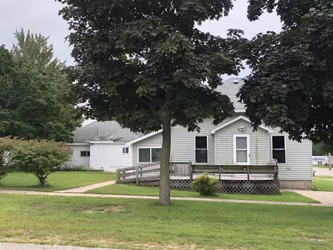 295 N Hall, Farwell, MI 48622
