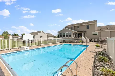 238 Melrose, Adrian, MI 49221 photo 2