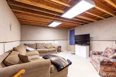 238 Melrose, Adrian, MI 49221 photo 42