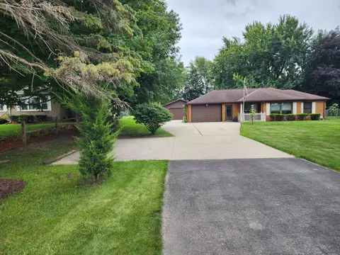 1246 Midland Rd, Bay City, MI 48706