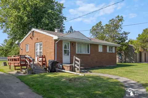 8037 S Dixie, Erie, MI 48133