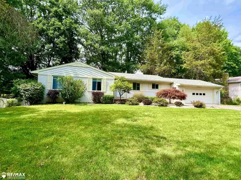 5073 Cedardale, Flushing, MI 48433