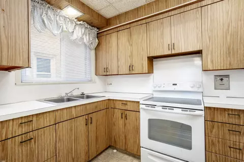 1063 Beaconsfield, Grosse Pointe Park, MI 48230 photo 9