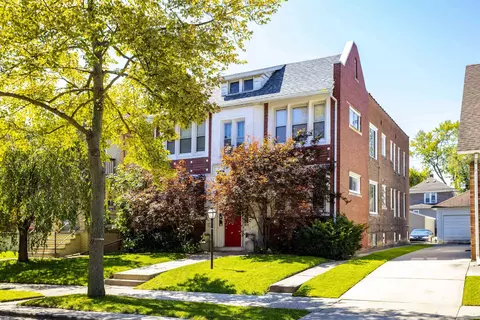 1063 Beaconsfield, Grosse Pointe Park, MI 48230 photo 3