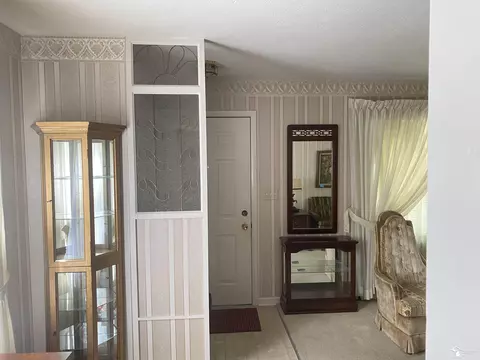 816 Bentley, Monroe, MI 48162 photo 6