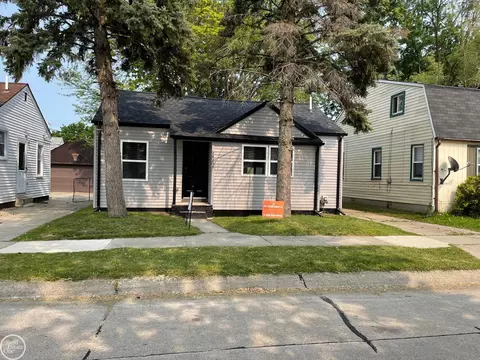 28204 Maple, Roseville, MI 48066