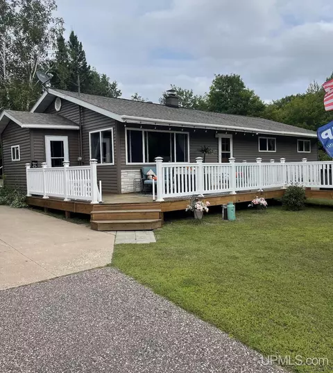 e9404 Lehnen Road, Munising, MI 49862