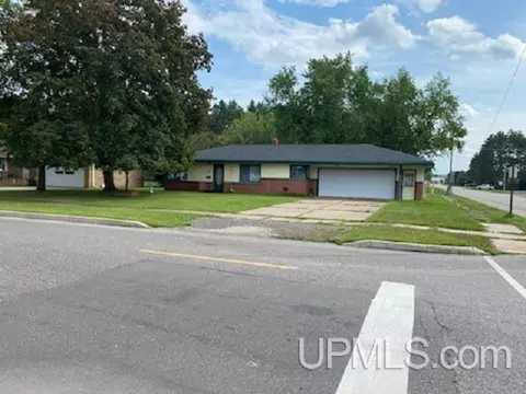 841 Hamilton, Kingsford, MI 49802