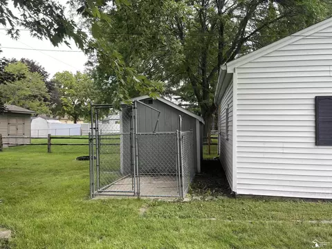 1277 Lavender, Monroe, MI 48162 photo 2
