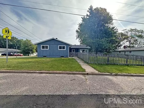 1301 Albion, Marquette, MI 49855