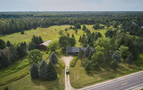 n2731 Us Highway 41, Trenary, MI 49891