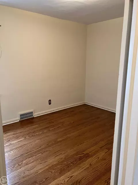 1694 Stanhope, Grosse Pointe Woods, MI 48236 photo 11