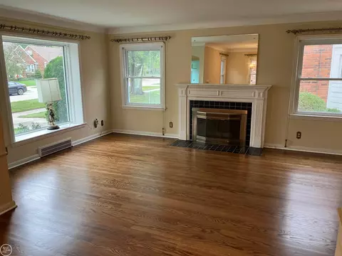 1694 Stanhope, Grosse Pointe Woods, MI 48236 photo 6