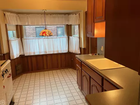 1694 Stanhope, Grosse Pointe Woods, MI 48236 photo 14