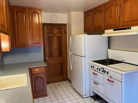 1694 Stanhope, Grosse Pointe Woods, MI 48236 photo 13