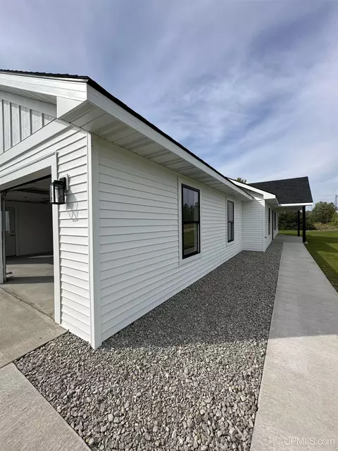 2108 S 18th, Escanaba, MI 49829 photo 43
