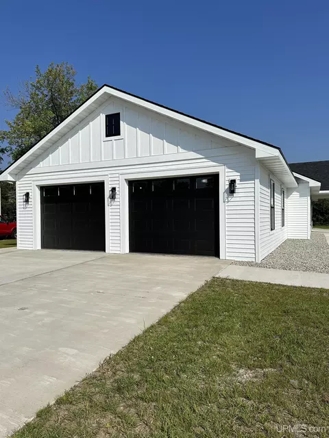2108 S 18th, Escanaba, MI 49829 photo 38