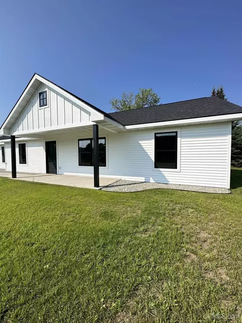 2108 S 18th, Escanaba, MI 49829 photo 39