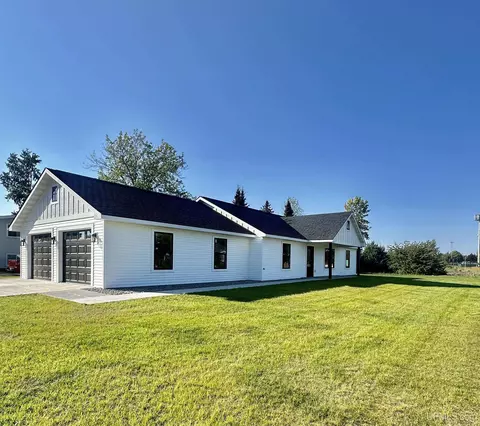 2108 S 18th, Escanaba, MI 49829
