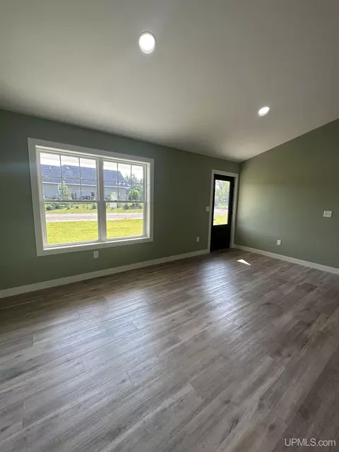 2108 S 18th, Escanaba, MI 49829 photo 10
